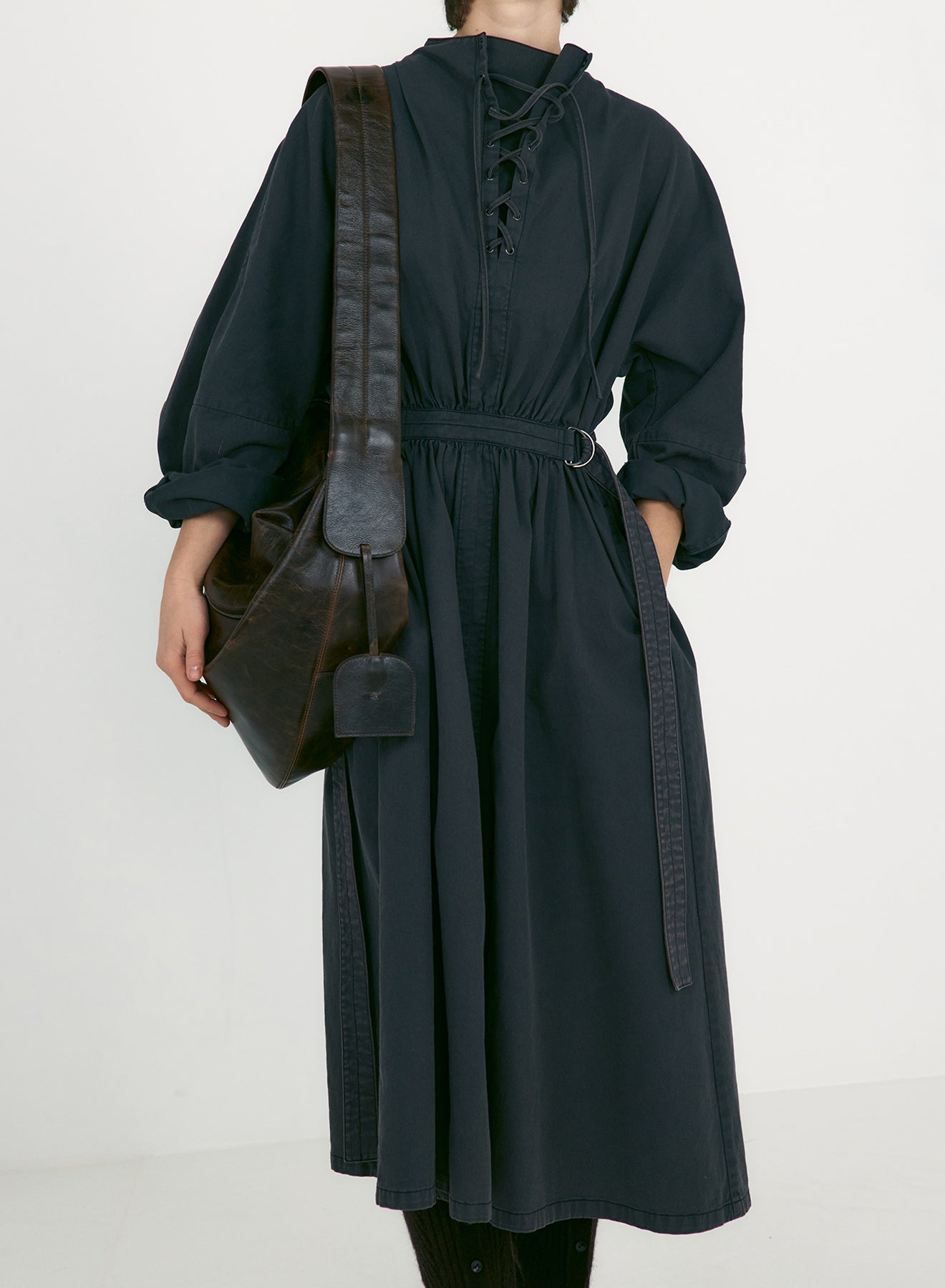 【LOW CLASSIC】WASHED LACE-UP BELTED　DRESS